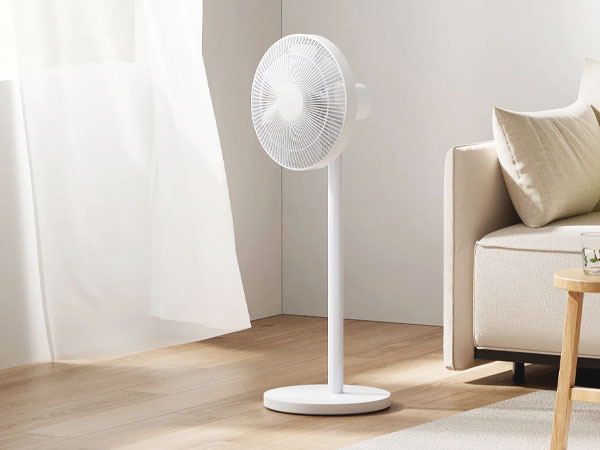 Ce este mai bine, un ventilator de tavan sau un ventilator de podea?